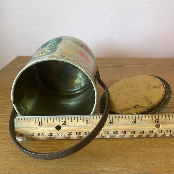 Bright floral tin canister - Picture 5 of 5